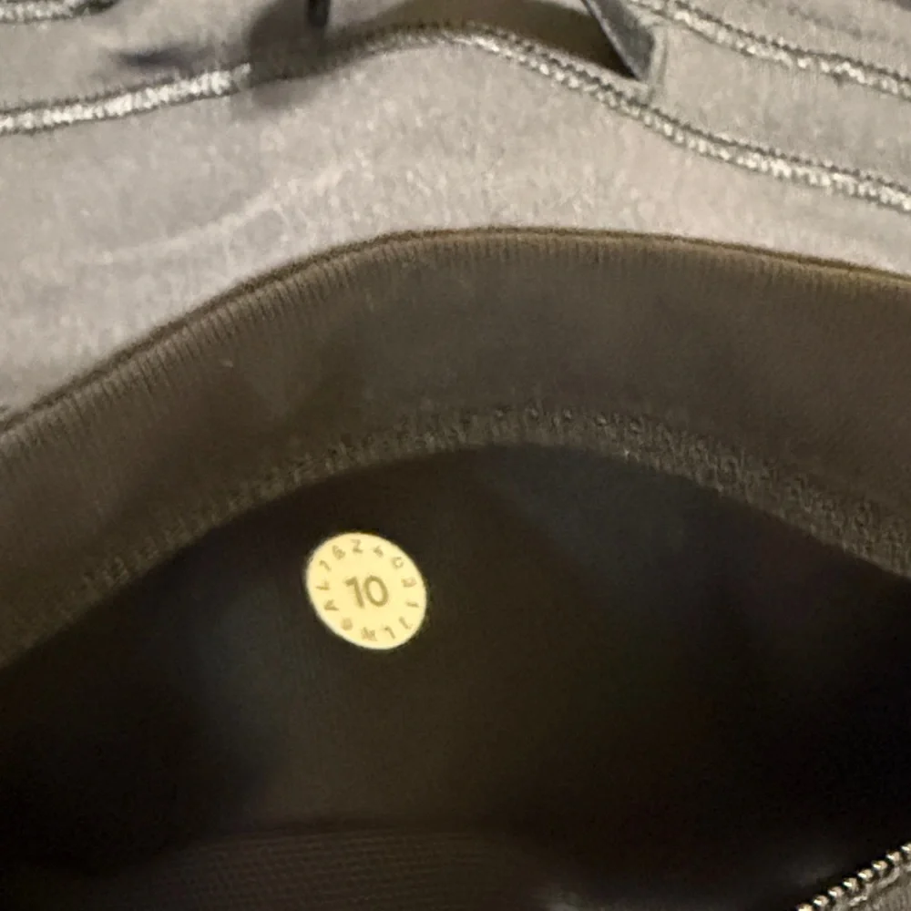 lululemon athletica Black Leggings/Cropped Pants - Picture 4 of 9